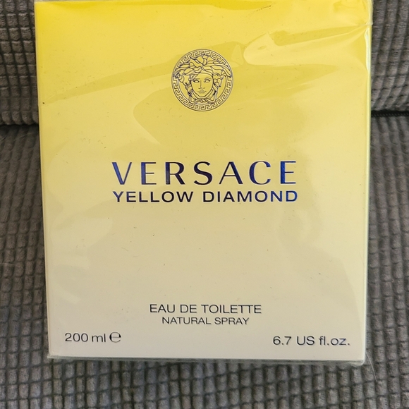Versace Yellow Diamond EDT 6.7 oz. - Picture 6 of 6